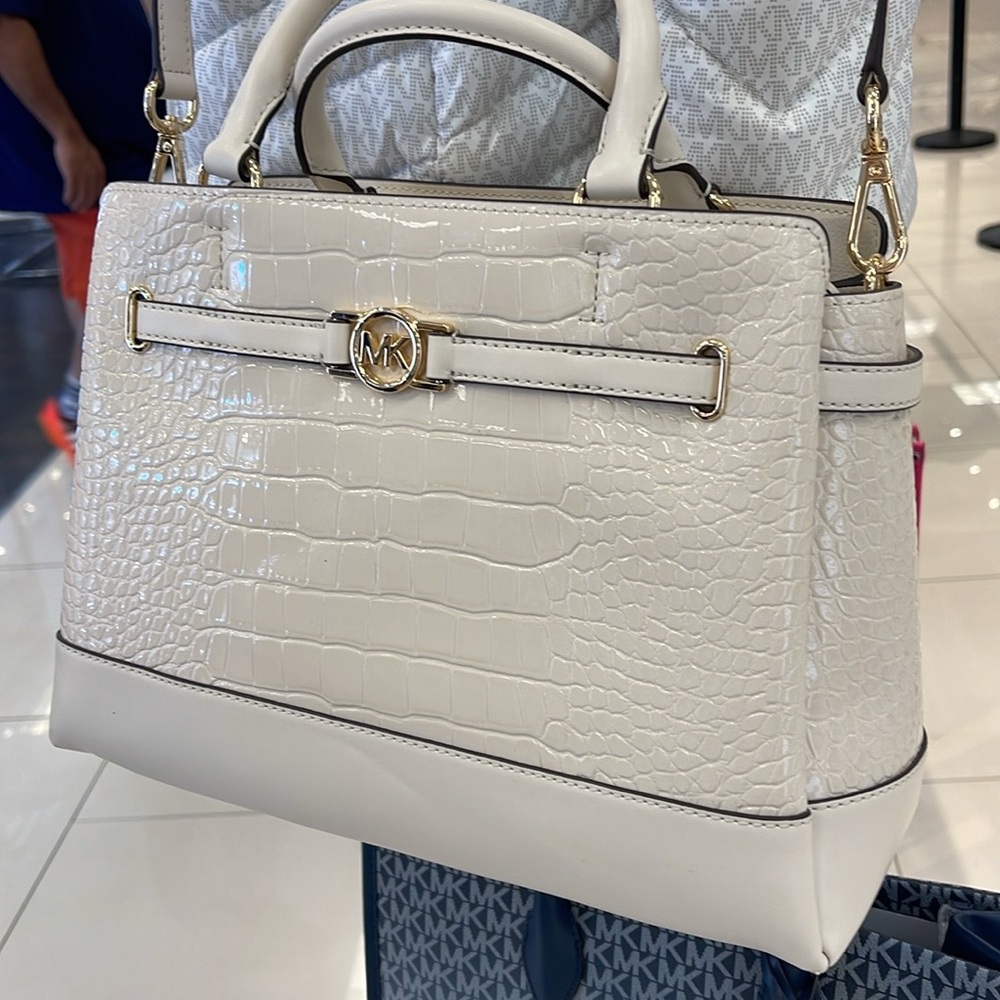 MICHAEL KORS
Reed Large Leather Belted Satchel Crossbody Handbag Center Zip NWT